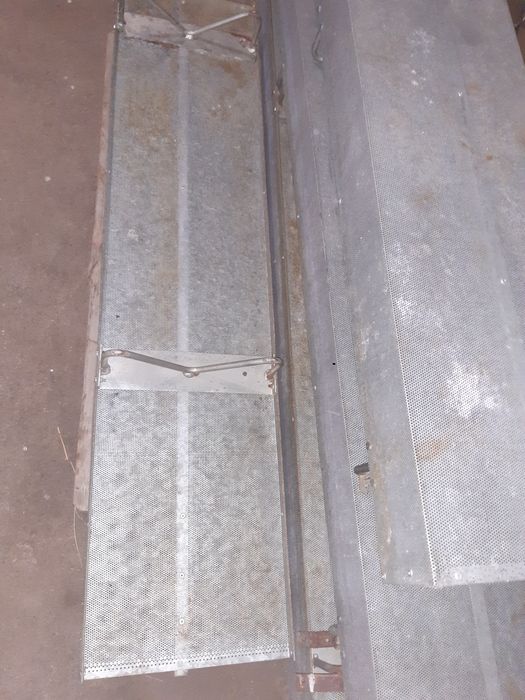 Suszarnia podłogowa,kanały wentylacyjne.