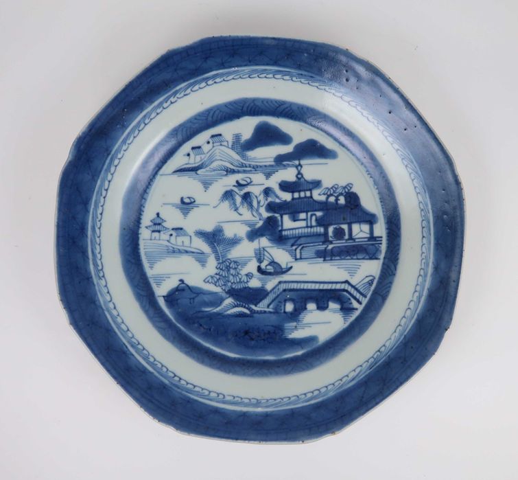 Prato Cantão porcelana da China Séc. XVIII