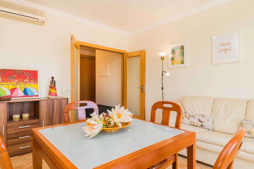 Apartamento T2 Ate 6 Pessoas com Ar condicionado, Wi-fi, Canais Premium, Sport Tv, Atoalhados Incluídos