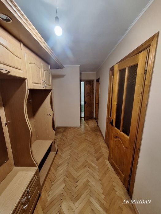 2 кімнатна квартира в Пасічній пл.68.5 кв.м з і/опаленням