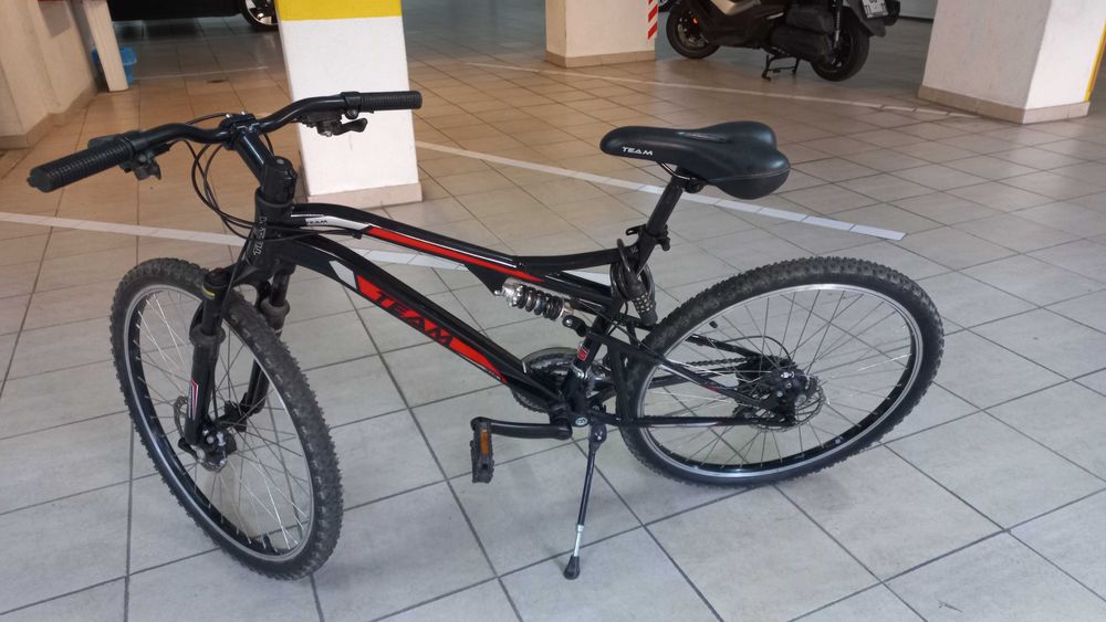 Bicicleta BTT TEAM com Suspensão Total e travões de disco – Excelente Oportunidade!