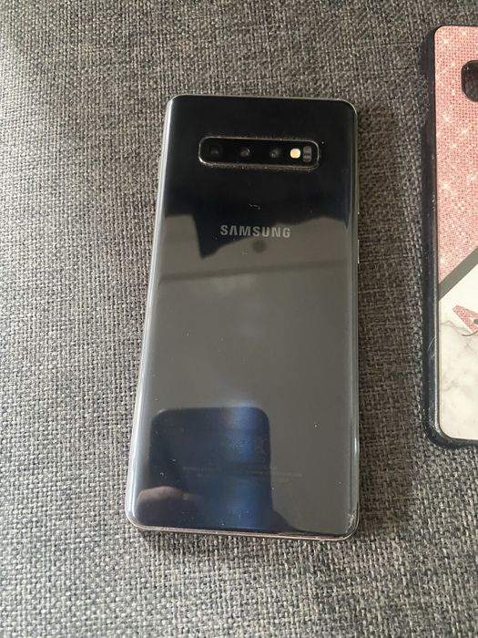 Смартфон на запчасти Samsung Galaxy S10 Plus