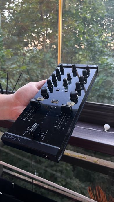Продам Native Instruments, Traktor z1, мини микшер