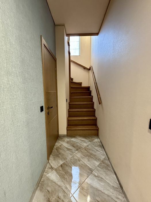 Продам таунхаус з ремонтомв закритому КМ Грін Плейс Green Place Ірпінь