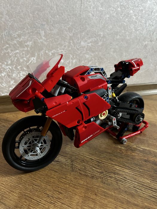 Лего технік мотоцикл TECHNIC 42107