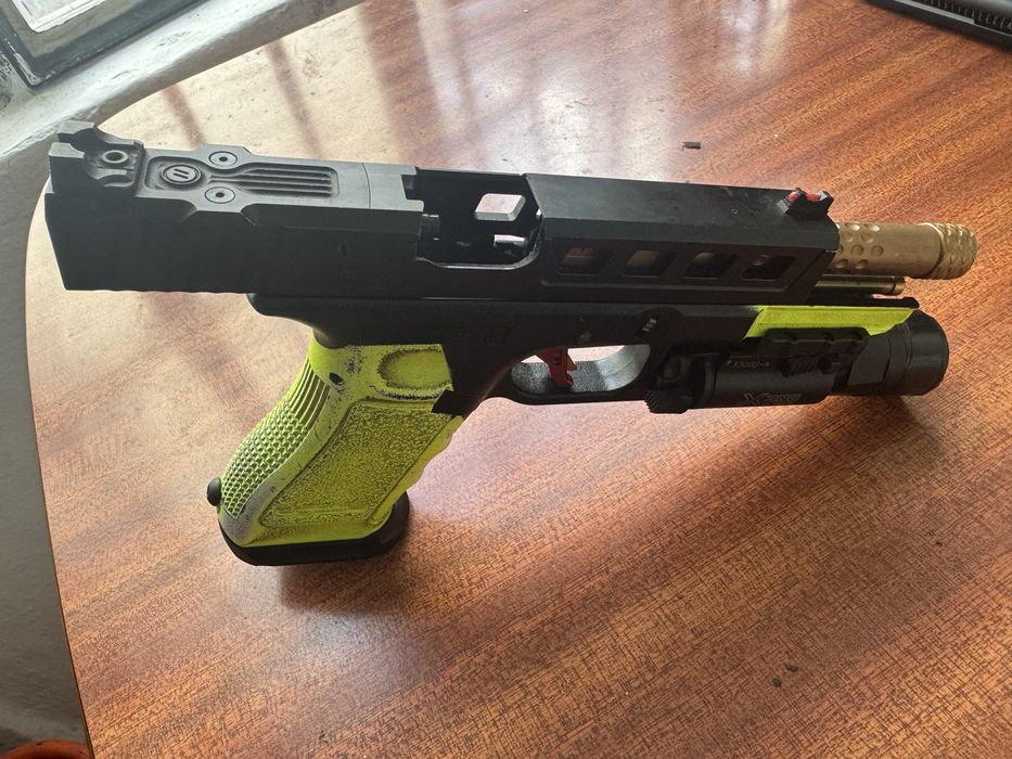 Glock 17 Tokyo Marui (Upgrades+FULL METAL) Airsoft