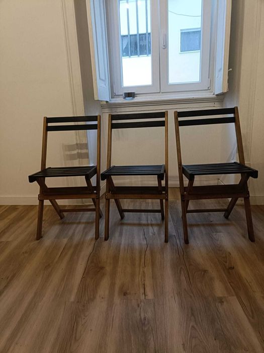 Mesa de jardim e cadeiras