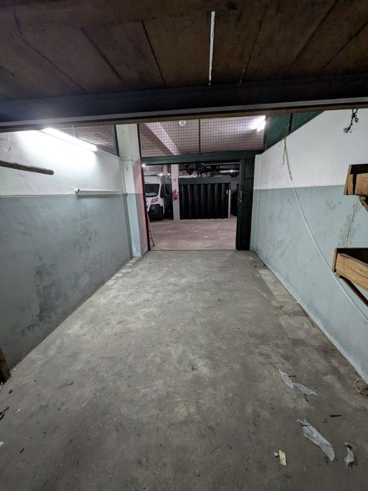 Garagem box fechada - centro de  Ermesinde