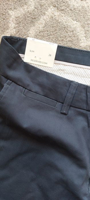 Nowe Reserved chinosy wizytowe 28 slim