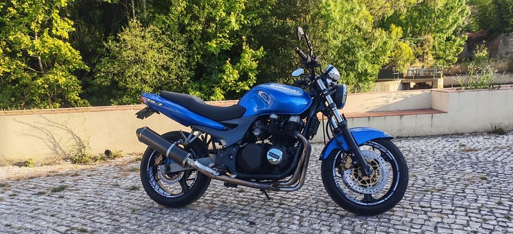 Kawasaki ZR - 750