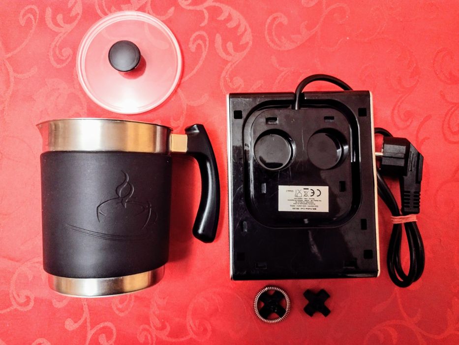 Automatyczny spieniacz do mleka Beper BB 200 czarny/srebrny