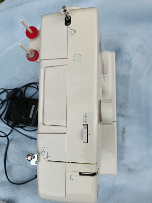 Швейна машина Leader