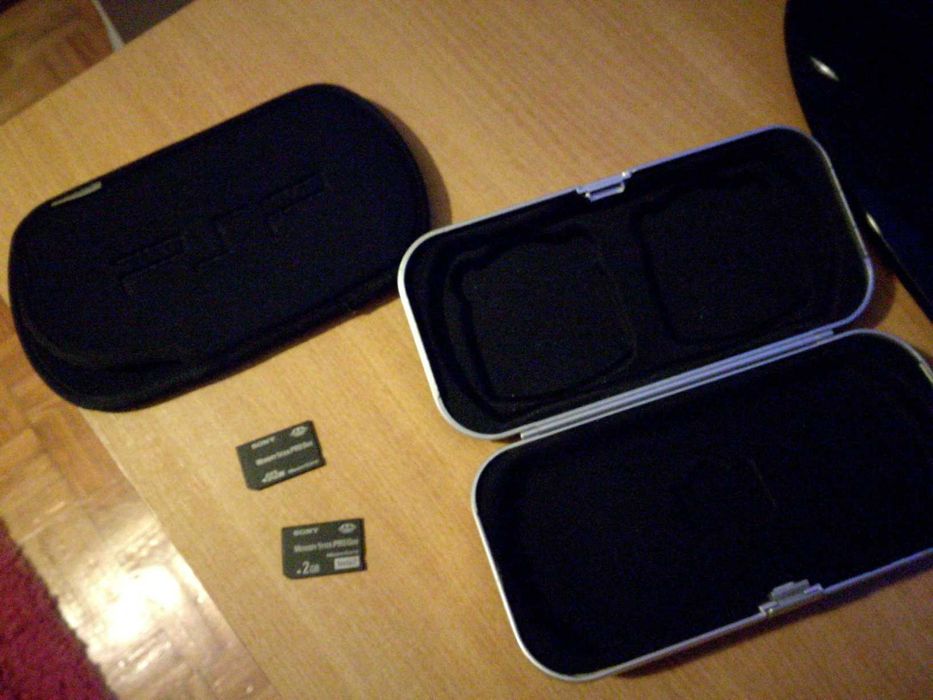 Capas e cartões pro duo PSP Sony originais