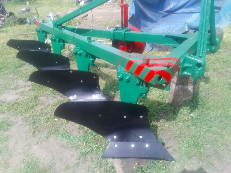 Продам плуг ПЛН 4-35