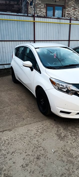 Nissan versa note 2017