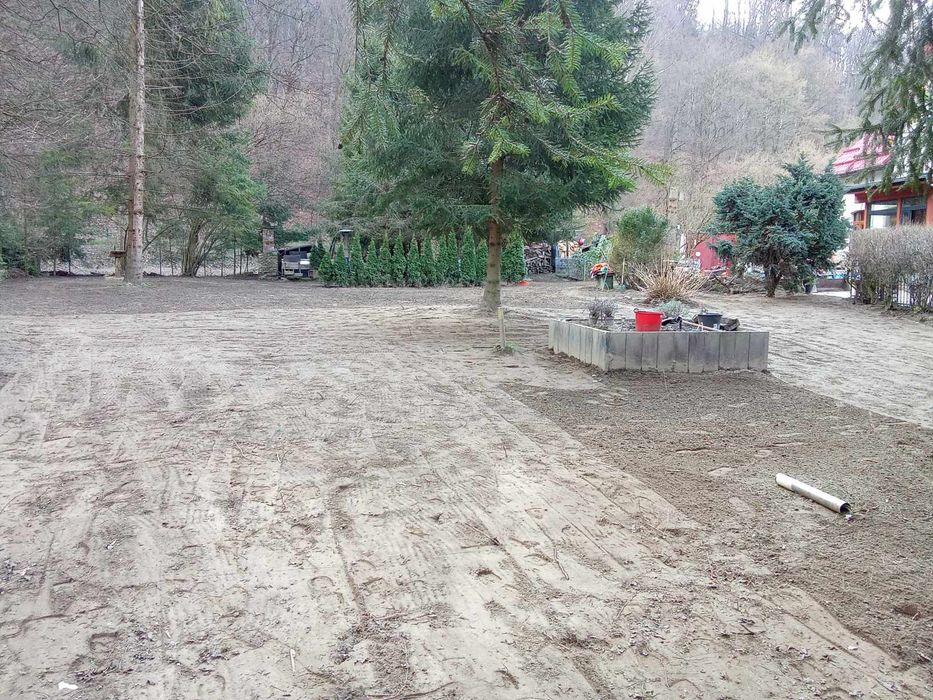 Zakladanie Ogrodów Uslugi Ogrodnicze Traktorkiem Rozwozenie Ziemi Tani