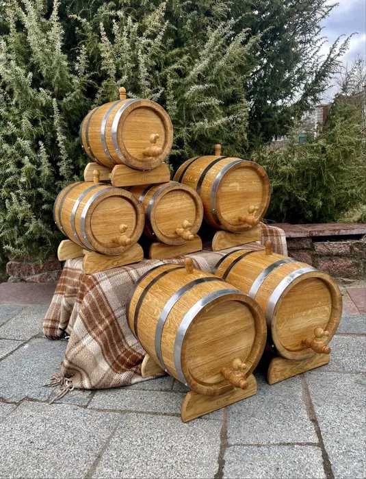 Дубовая бочка діжка дубова  для напоїв алкоголю віскі коняку вина