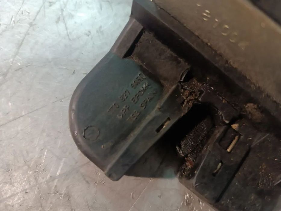 FECHO DA MALA VOLKSWAGEN TOURAN MK1