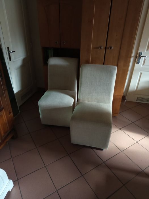 Sprzedam dwa krzesła fotelowe