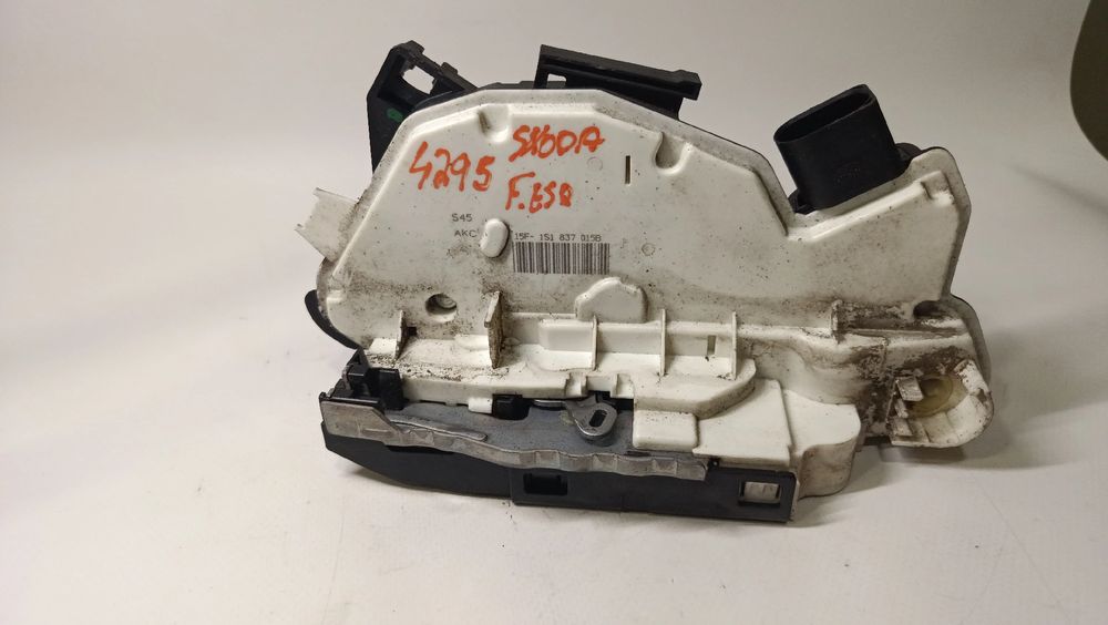 Fechadura / fecho porta frente esquerdo SKODA Fabia II Hatchback (542,