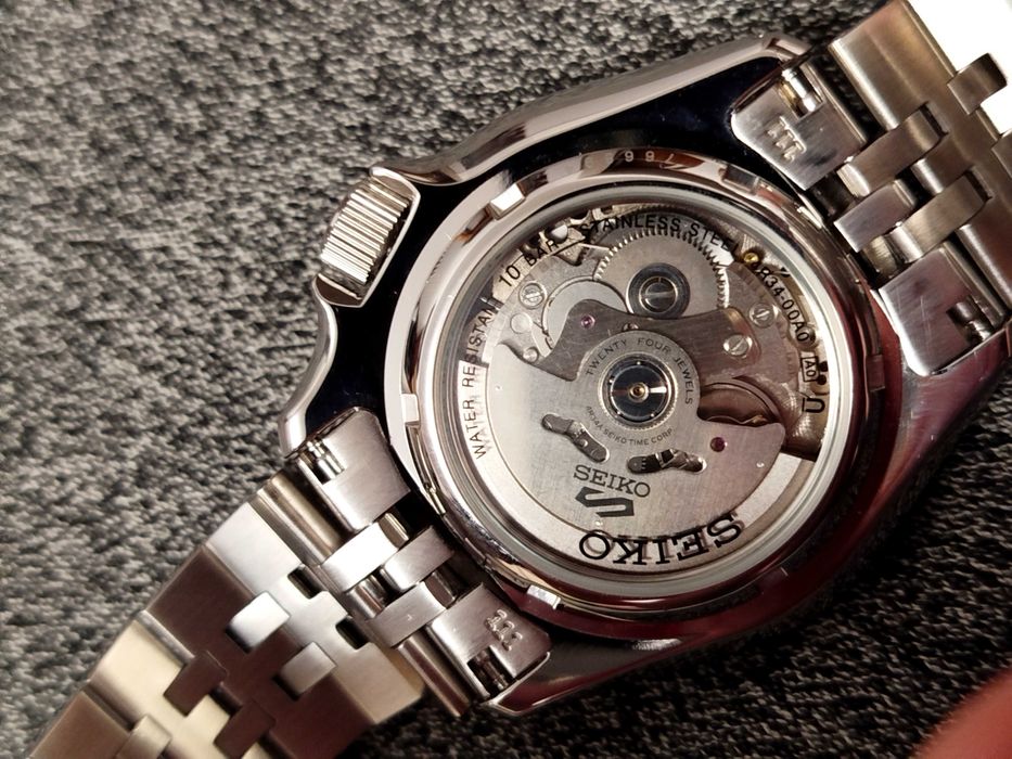 б.в. царапка на склі Seiko 5 SSK003 GMT механіка 4R34 годинник