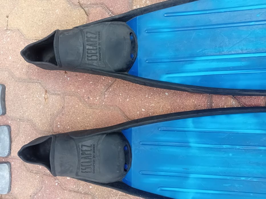 Espingardas de caça submarina TECNISUB 75cm e sting 110 + barbatanas ESCAPEZ + 5 kg de chumbos de cintura novos