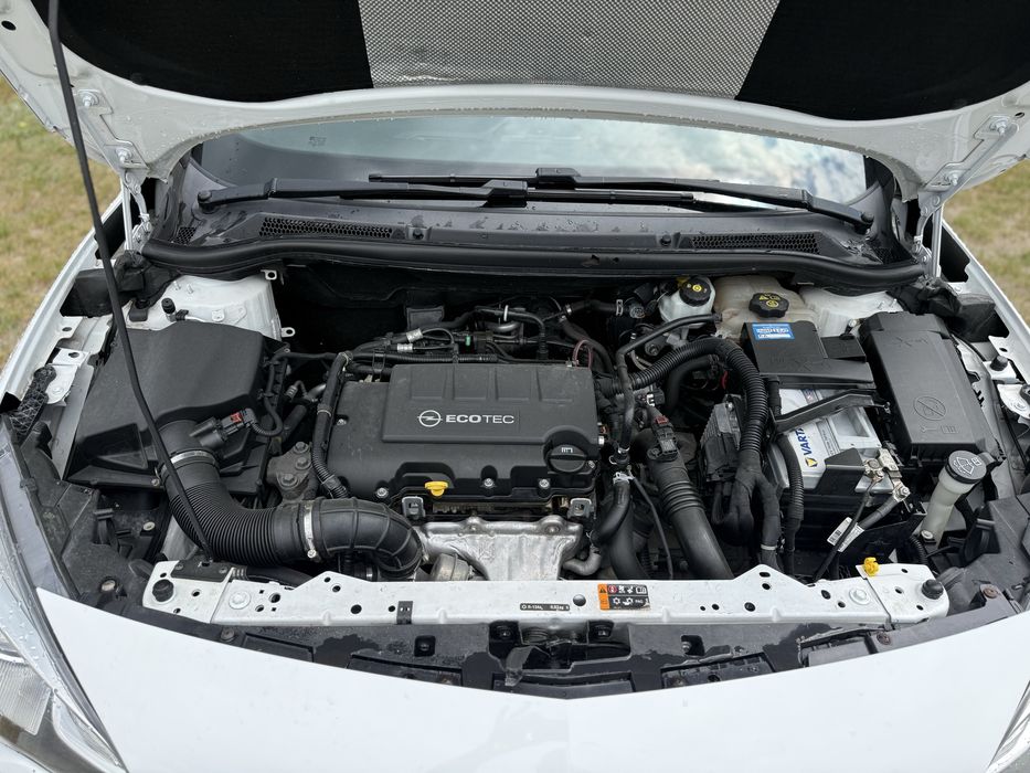 Opel astra J GTC 1,4T 140km