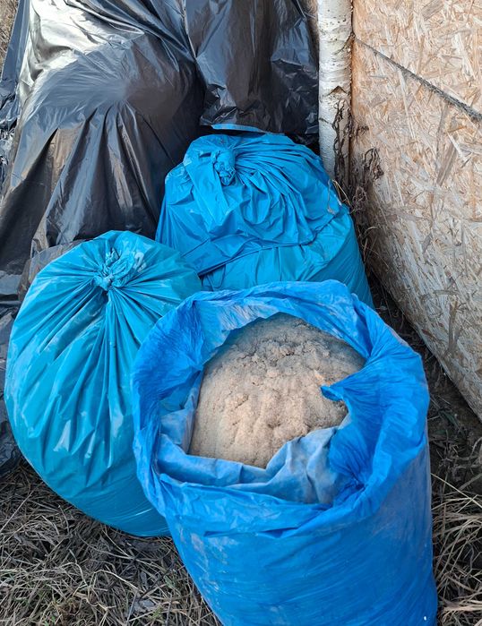 Oddam wióry z cyklinowania