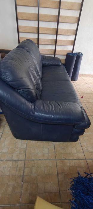 Vendo sofá em pele, 3 lugares, em muito bom estado