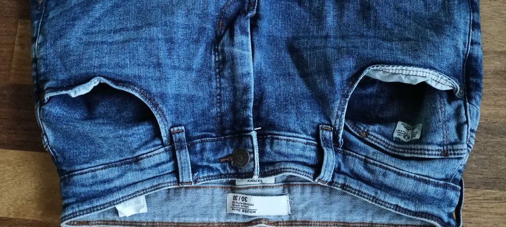 Spodnie jeansowe Jeansy skiny House denim W30L30