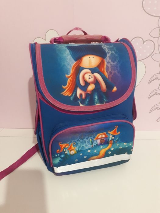 Продам школьный Рюкзак Кite для девочки в отличном состоянии