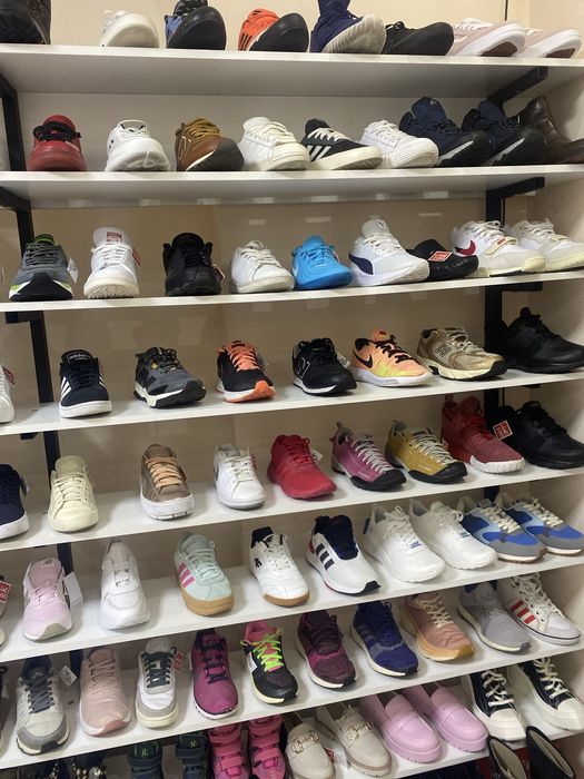 Великий вибір взуття