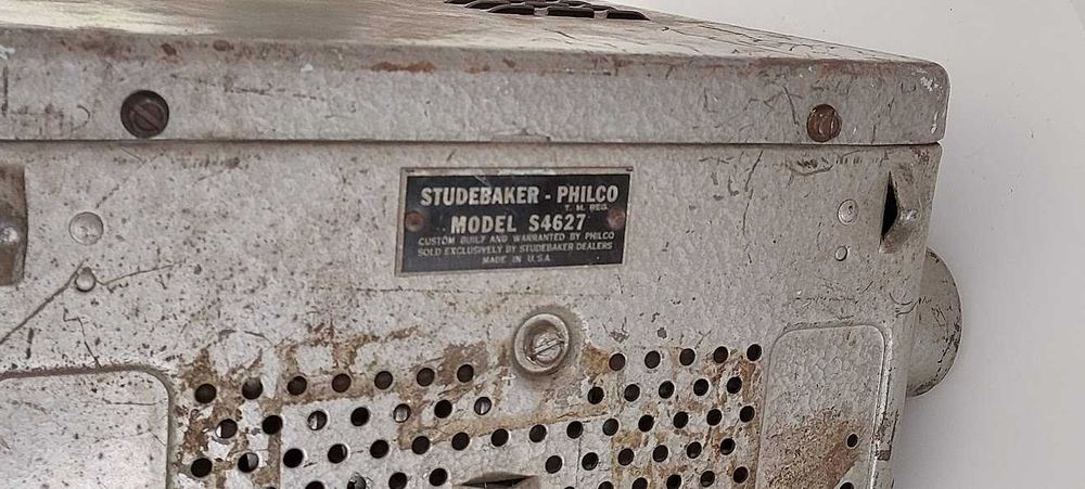 auto-rádio antigo ,studebaber - Philco e prato gira discos Telefunken