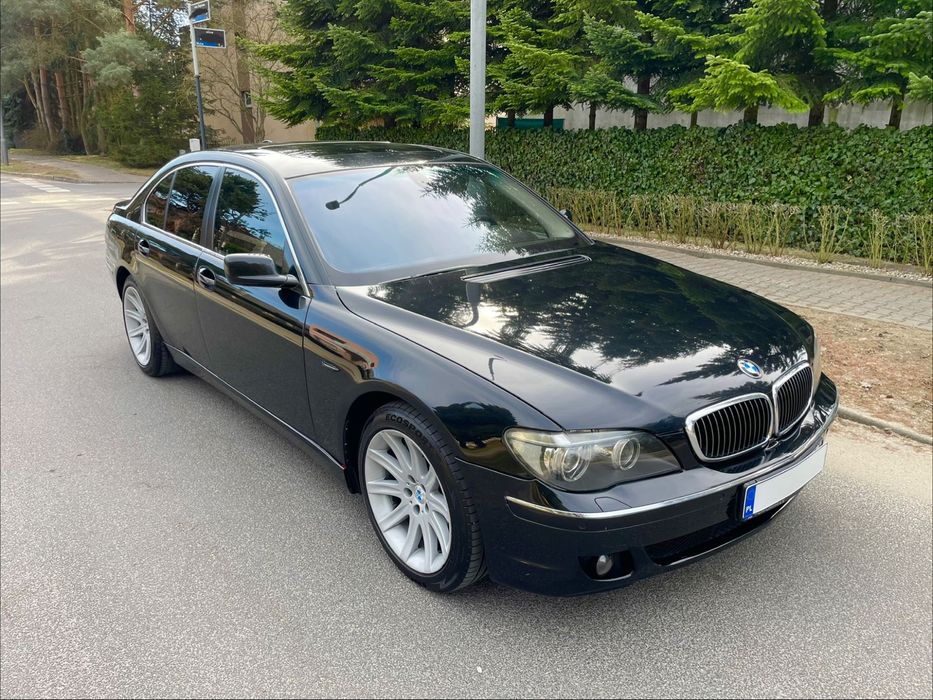 BMW Seria 7 4.4 V8