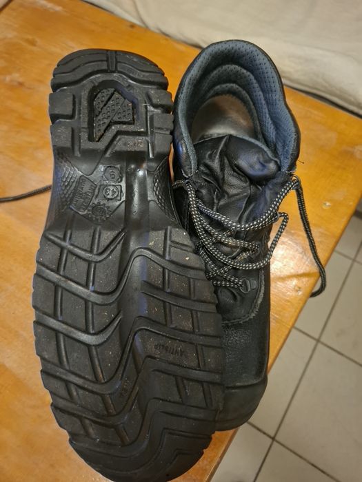 Buty robocze 43,