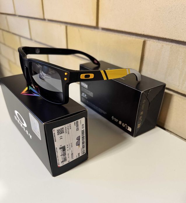 Очки Oakley Holbrook Pittsburgh Steelers с черными линзами Prizm Black