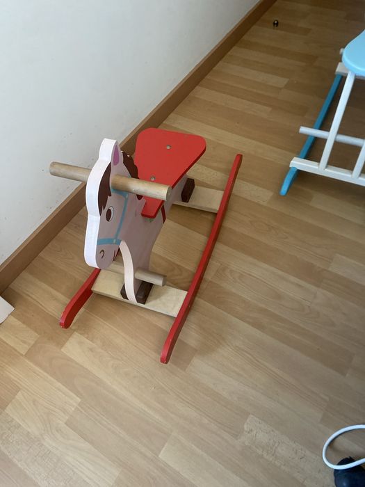 Cabalo se madeira infantil