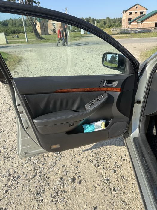 Продам Тойота Авенсис 2003