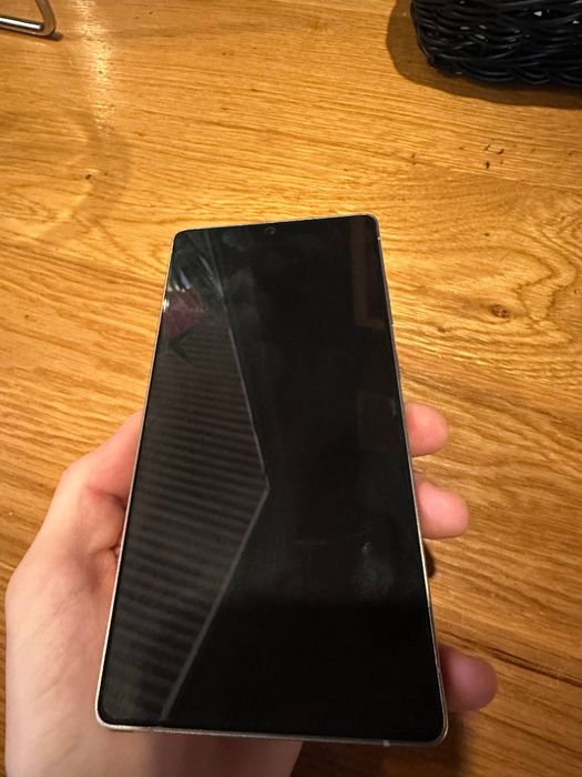 Samsung Galaxy S25 Ultra 256gb.