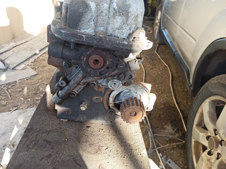 Блок цилиндров lacetti F16D3 с поршнями