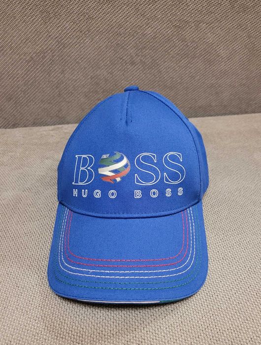 Бейсболка Hugo Boss.