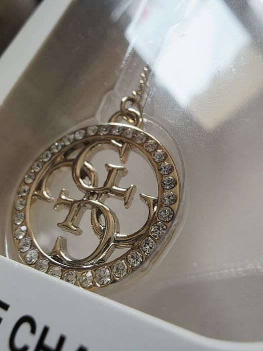 Guess zawieszka na telefon lub brelok do kluczy do torebki