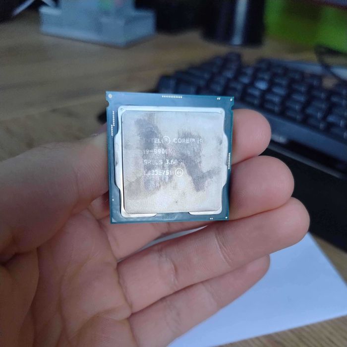 Procesor Intel Core i9 9900K | 3.6 - 5 GHz | 8 Rdzeni | 16 Wątków | Zintegrowana Grafika