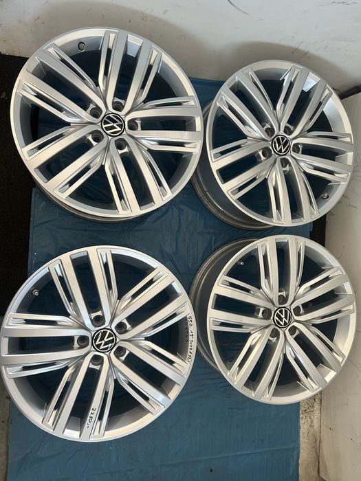 552 Felgi Aluminiowe Oryginał VW Volkswagen R 19 5x112 Bardzo Ładne