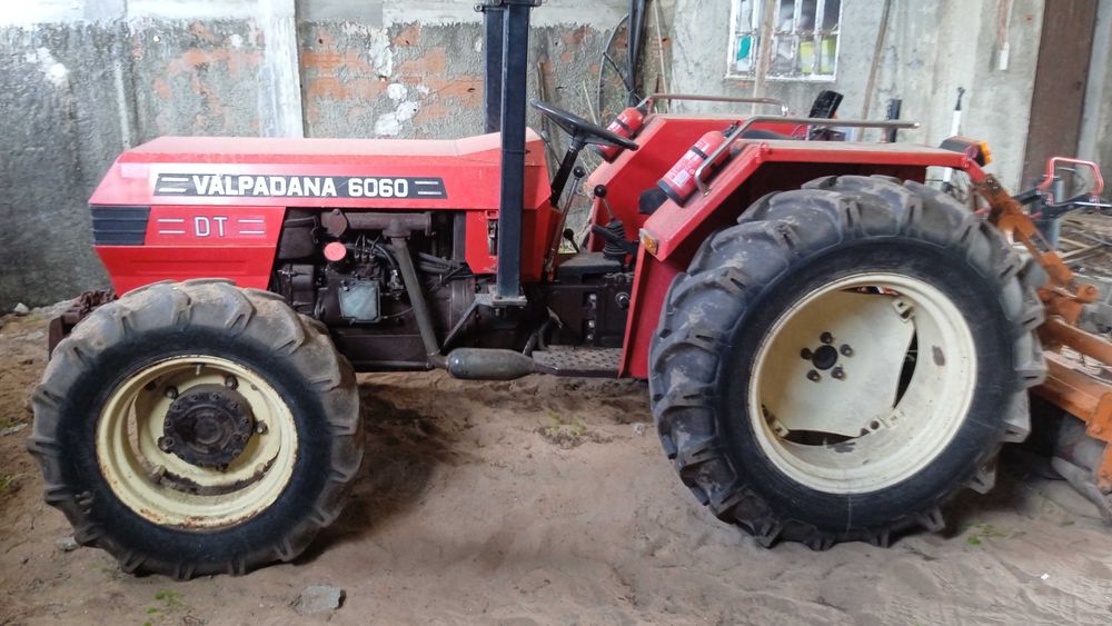 Trator Valpadana 60cv. Motor Lombardini arrefecido a ar