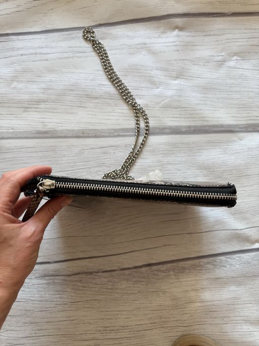 Новий клатч Zara