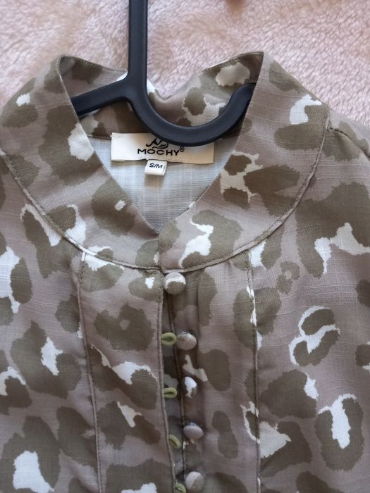 Varios vestidos como novos