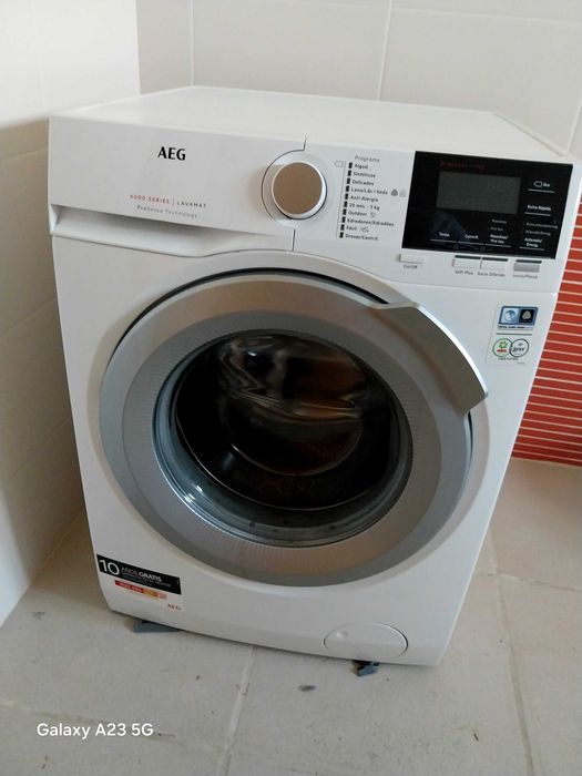 Máquina AEG a funcionar