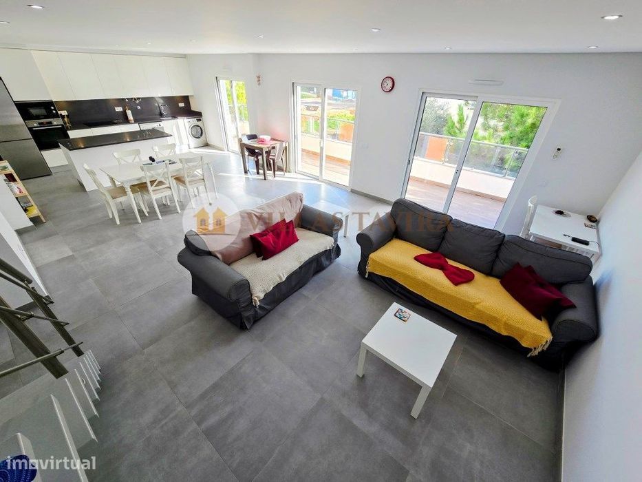 Apartamento T3 com Terraço, Vista Mar, Jacuzzi e Estacionamento Pri...
