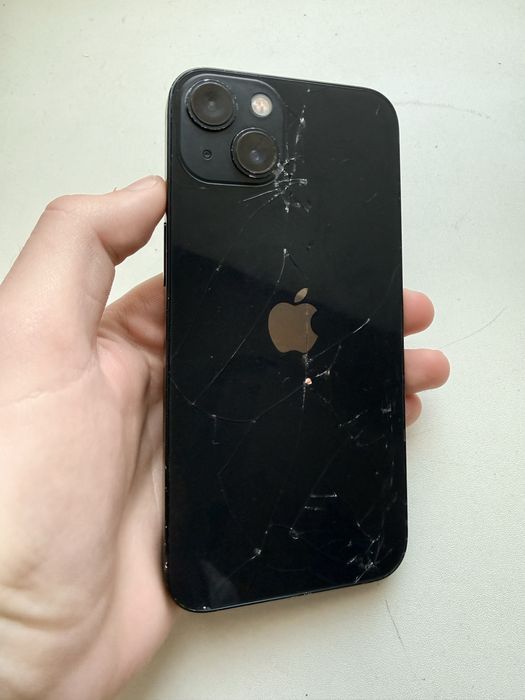 Продам iPhone 13 128Gb
